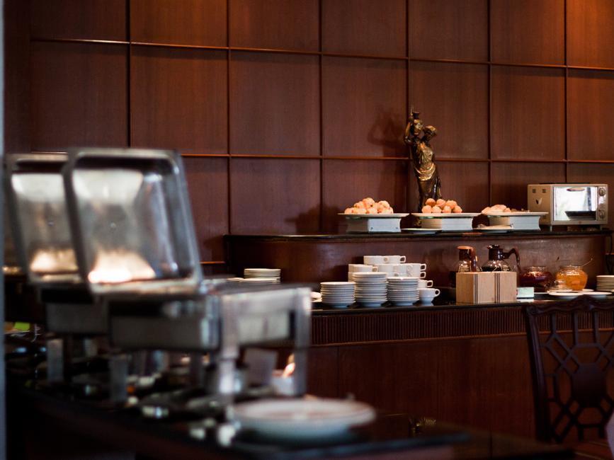 Laithong Hotel Убонратчатхани Экстерьер фото