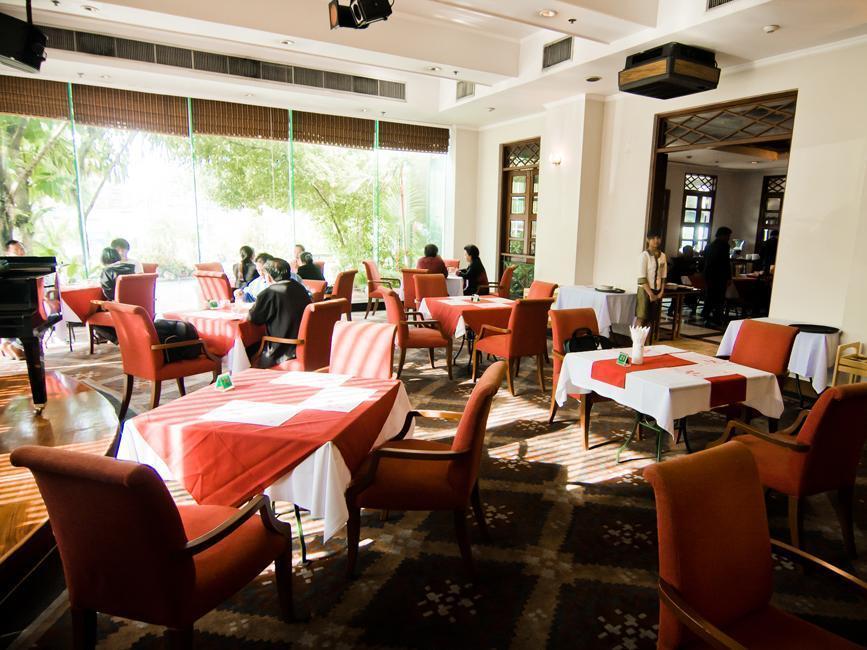 Laithong Hotel Убонратчатхани Экстерьер фото